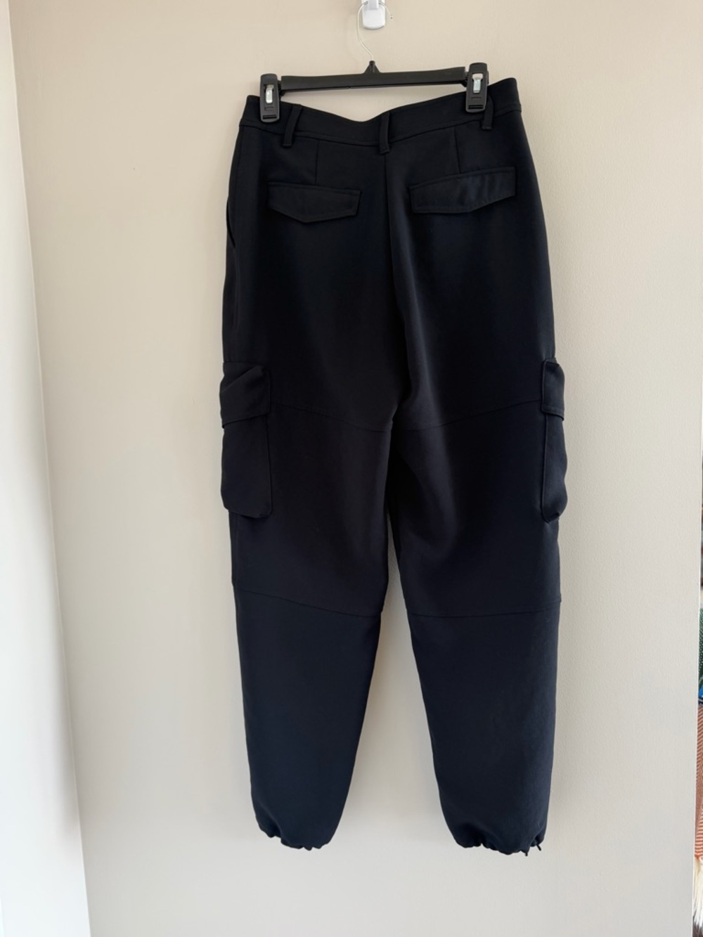Aritzia Wilfred Black Cargo Pants Size 6 High Rise Utility Jogger Modern Chic - Picture 10 of 10
